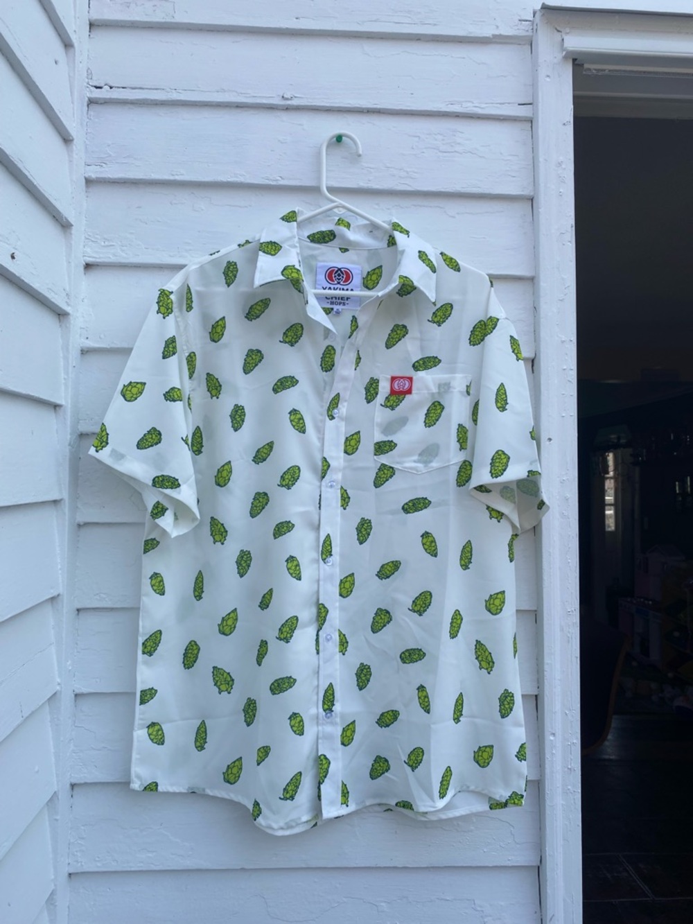 Yakima Chief Hops White Short-Sleeve Button-Down Shirt with Green Hops Print 🍻